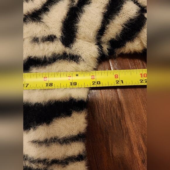 Soft Fuzzy Zebra Print Long Open Front Cardigan - Picture 7 of 8